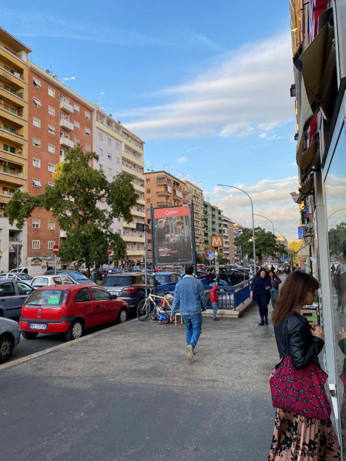 Luminoso Monolocale A 2 Passi Dalla Metro A Apartment Roma Exterior foto